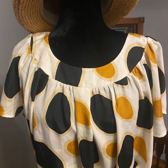 H & M Shirt— Size 8 - Picture 4 of 4